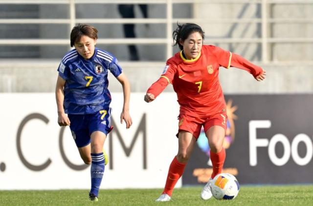 【U20女足亚洲杯】卢嘉钰错失良机 中国0-2日本